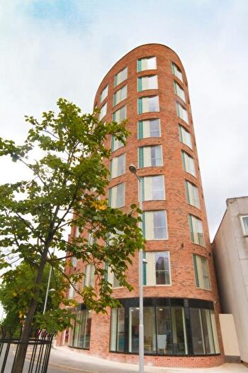 Apartment To Rent In Premium Studio Orbital House, NG7
