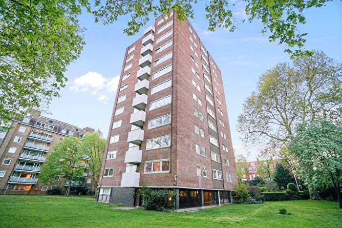 2 Bedroom Flat For Sale In Flat Elm Park House, Fulham Road, Chelsea, London, SW10