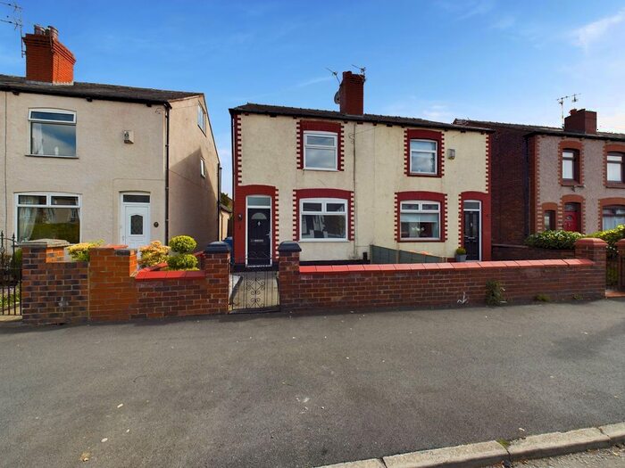 3 Bedroom Semi-Detached House To Rent In Crawford Avenue, Tyldesley, M29