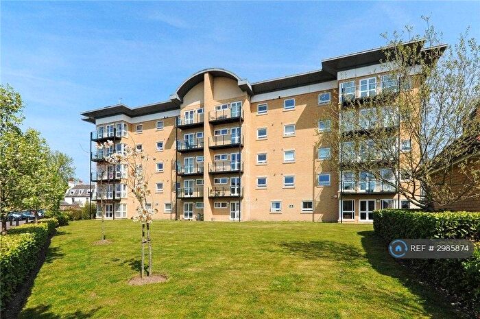 2 Bedroom Flat To Rent In Sparkes Close, Bromley, BR2
