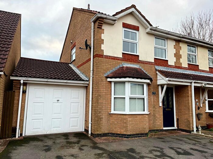 3 Bedroom Semi-Detached House To Rent In Dayton Close, Coalville, LE67