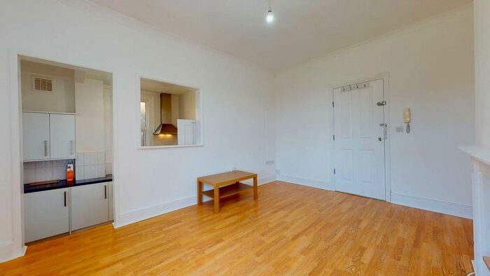 1 Bedroom Flat To Rent In Westwell Road, Streatham Common, SW16