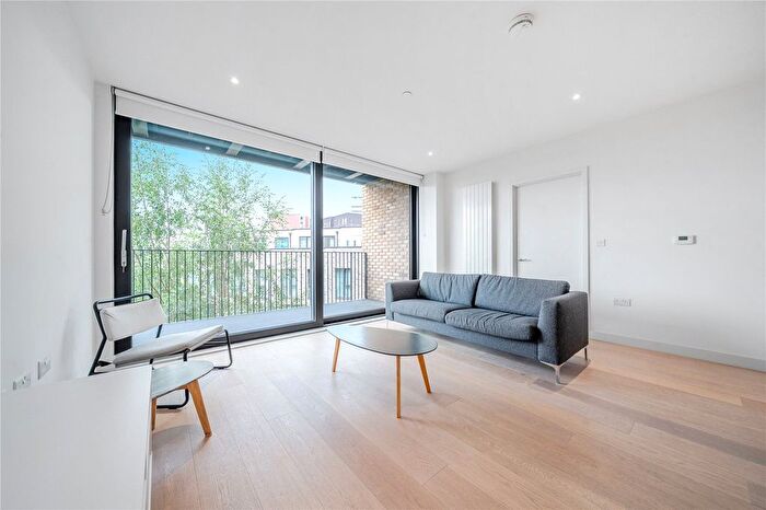 2 Bedroom Flat To Rent In Royal Crest Avenue, London, E16