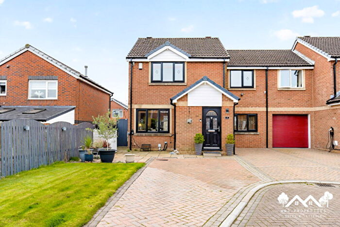 4 Bedroom Semi Detached House For Sale In Oakwood Close, Darwen, BB3