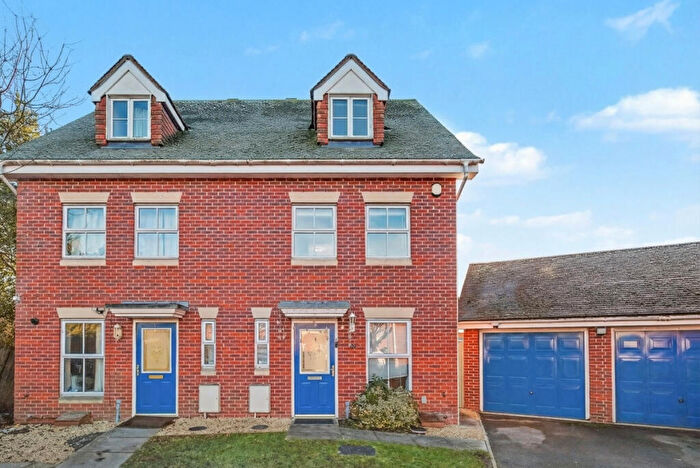 3 Bedroom Semi Detached House For Sale In Pipley Furlong, Oxford, OX4