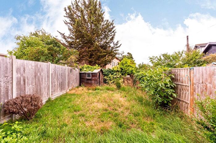 4 Bedroom Semi Detached House To Rent In Vincam Close, Twickenham, TW2