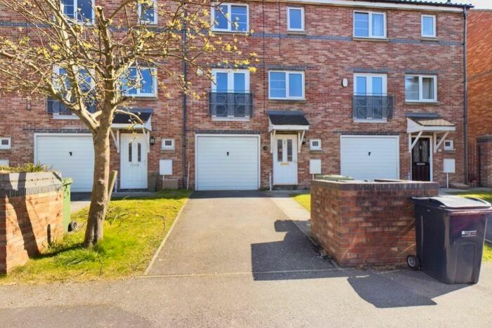 3 Bedroom Terraced House To Rent In St. Cuthberts Road, Gateshead, Tyne And Wear, NE8