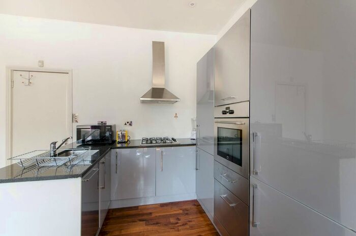 1 Bedroom Flat To Rent In Cathcart Road, Chelsea, London, SW10