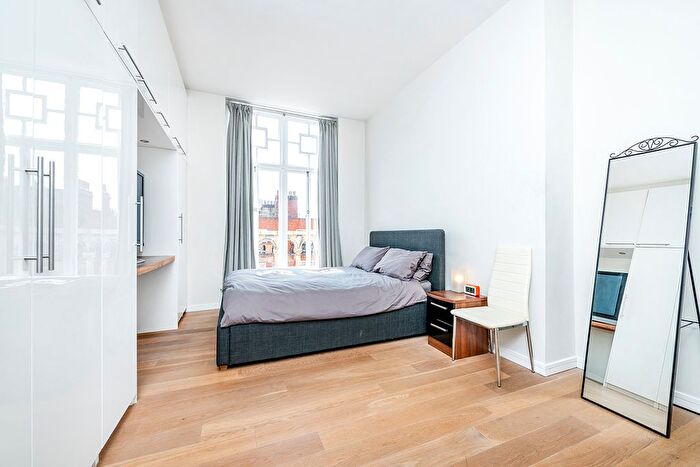 1 Bedroom Flat To Rent In Montagu Mansions, Marylebone, W1U