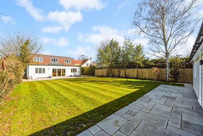 4 Bedroom Detached House For Sale In Elm Grove, Barnham, PO22