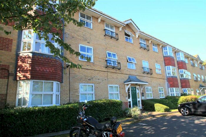 1 Bedroom Apartment To Rent In Wayletts, Leigh-On-Sea, SS9