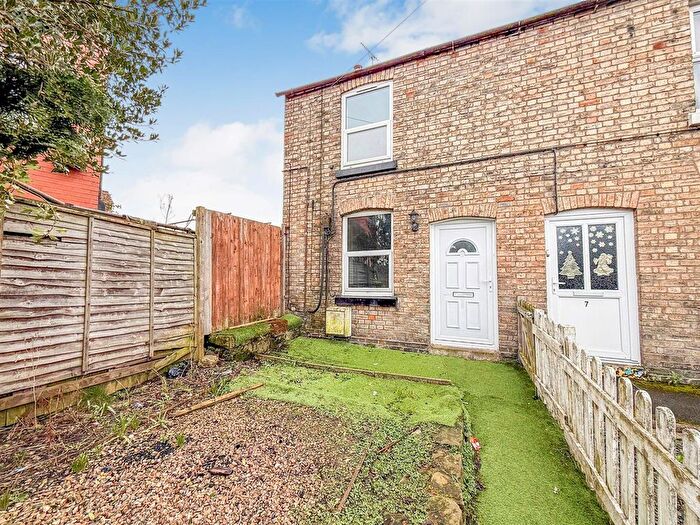 2 Bedroom End Terrace House For Sale In Castle Street, Oswestry, SY11