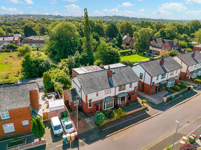 4 Bedroom Semi-Detached House For Sale In Oaks Avenue, Bradshaw, Bolton, BL2