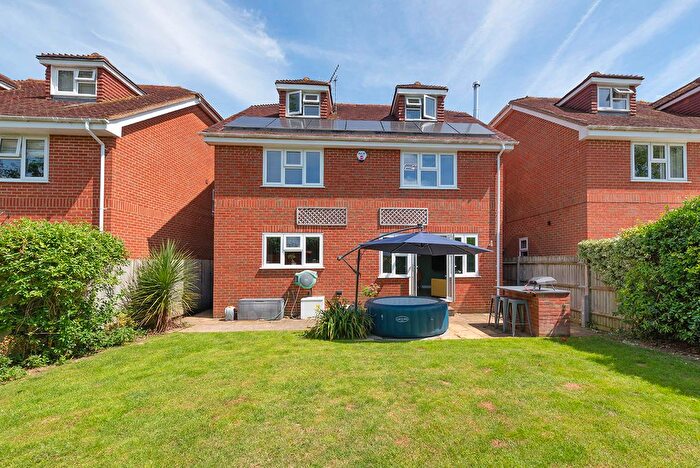 5 Bedroom Detached House For Sale In Church Road, Tonbridge, TN12