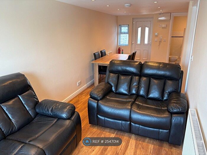 1 Bedroom Flat To Rent In Hoe Street, Walthamstow, London, E17