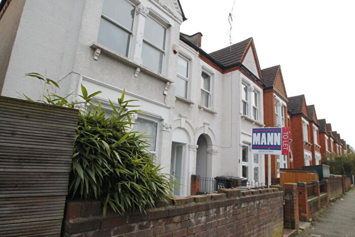 3 Bedroom Flat To Rent In Byne Road, Sydenham, SE26