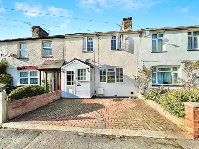 3 Bedroom Terraced House For Sale In Oliver Crescent, Farningham, Dartford, Kent, DA4