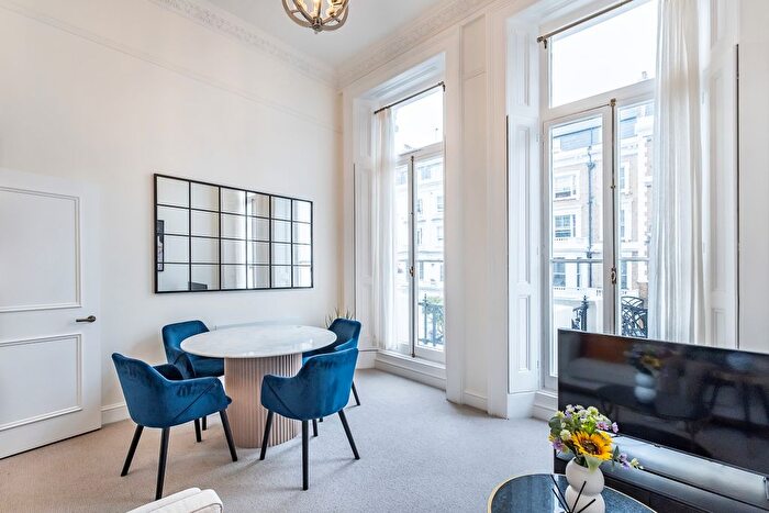 2 Bedroom Flat To Rent In Lexham Gardens, London, W8