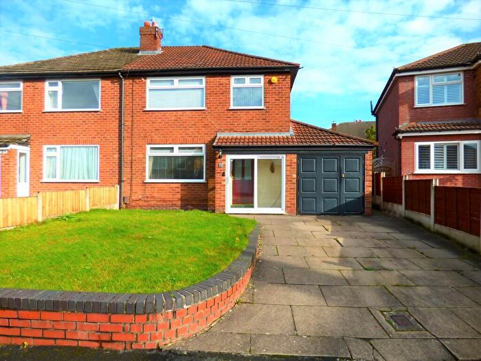 3 Bedroom Semi Detached House To Rent In Chetwynd Close, Sale, M33