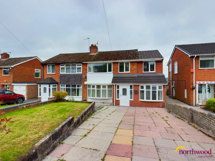 5 Bedroom Semi-Detached House To Rent In Elldawn Avenue, Milton, ST6