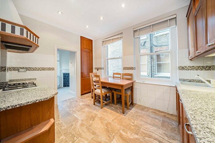 2 Bedroom Flat To Rent In Delaware Road, London, W9