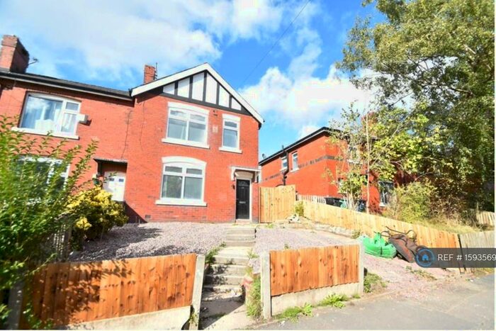 3 Bedroom End Of Terrace House To Rent In Thrush Drive, Bury, BL9