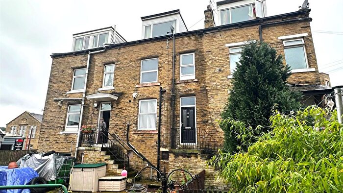 2 Bedroom Terraced House To Rent In Louisa Street, Idle., BD10