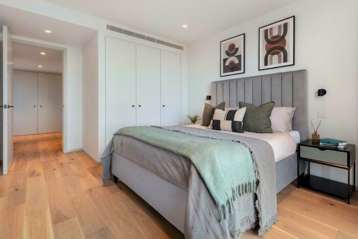2 Bedroom Apartment To Rent In Author Kings Cross, York Way, London, N1