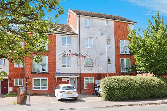 2 Bedroom Flat To Rent In Longwood Avenue, Langley, SL3