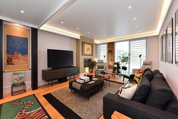 2 Bedroom Flat For Sale In Rayners Road, Putney, SW15