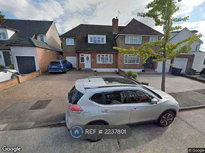 3 Bedroom Semi-Detached House To Rent In Lindsey Close, Brentwood, CM14