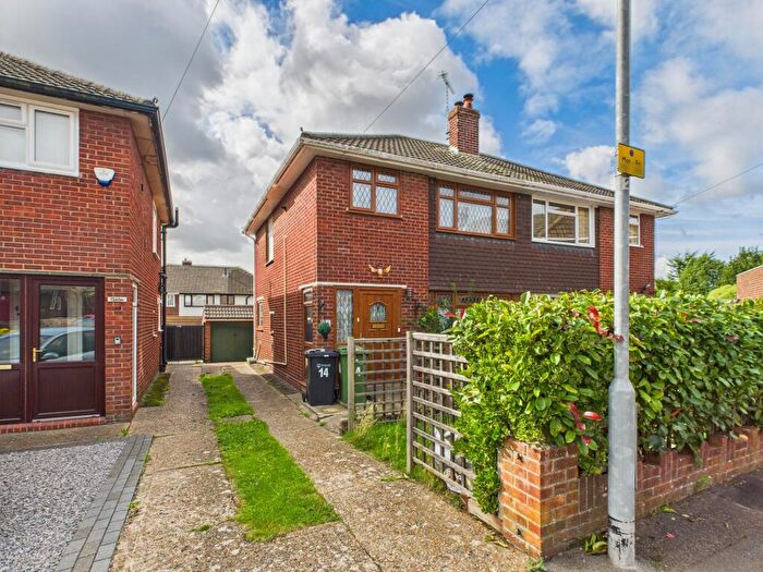 3 Bedroom Semi-Detached House For Sale In Aldsworth Gardens, Drayton, Portsmouth, PO6