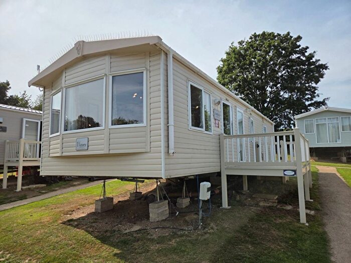 2 Bedroom Mobile/park Home For Sale In Ivyhouse Lane, Hastings, TN35