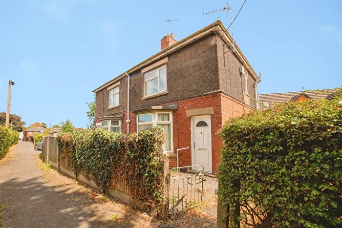 3 Bedroom Semi-detached House For Sale In Roberts Drive, Alfreton, DE55