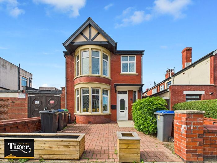 3 Bedroom Detached House For Sale In St. James Road, Blackpool, FY4
