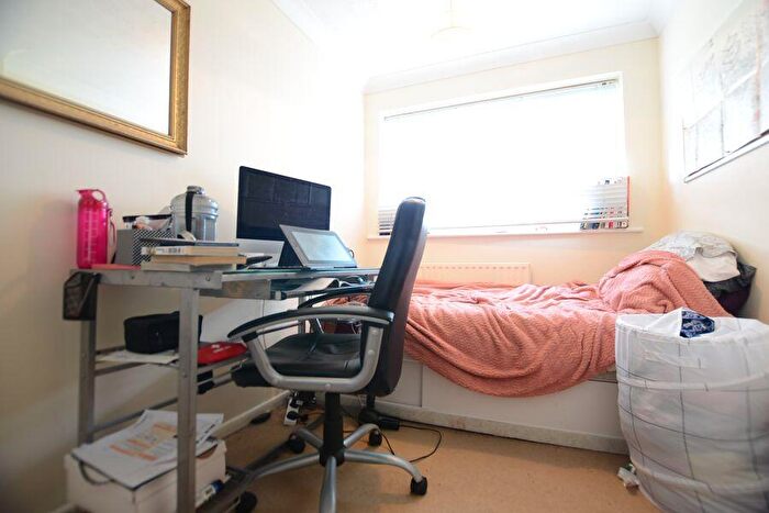 1 Bedroom Semi-Detached House To Rent In Whitmore Green, Farnham, GU9