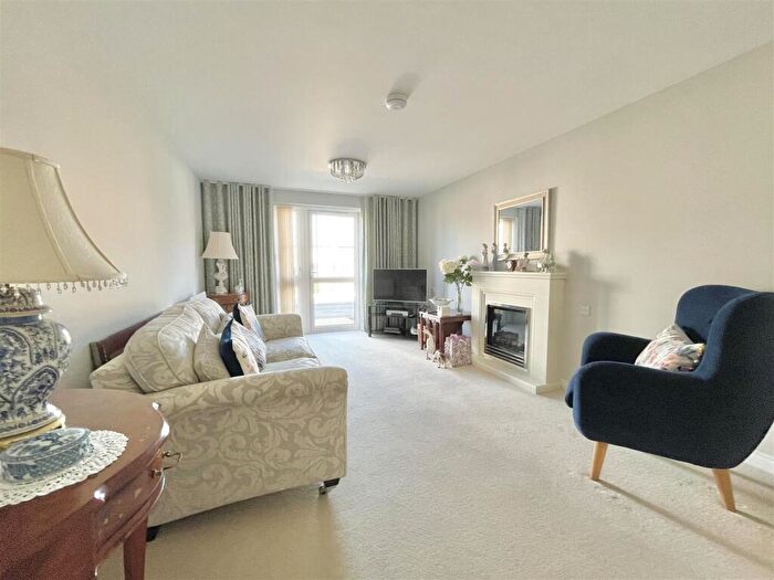 2 Bedroom Flat For Sale In Hartismere Mews, Diss, IP22