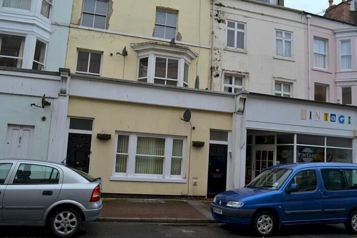 2 Bedroom Flat To Rent In South Street, Scarborough, YO11