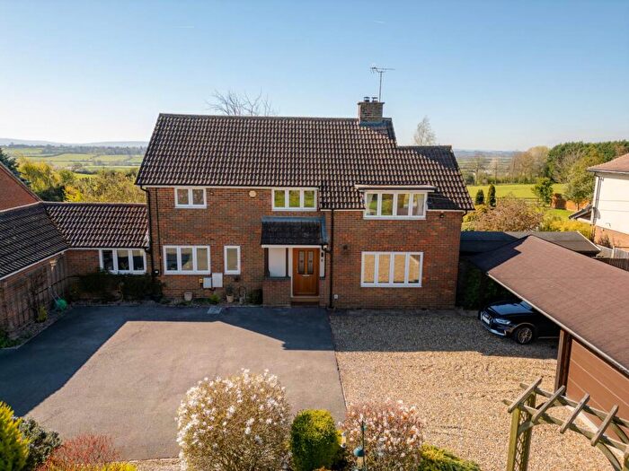4 Bedroom Detached House For Sale In Bushmead Road, Whitchurch, HP22