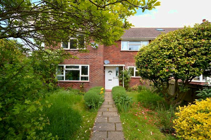 2 Bedroom Flat To Rent In Miller Close, New Milton, Hampshire., BH25
