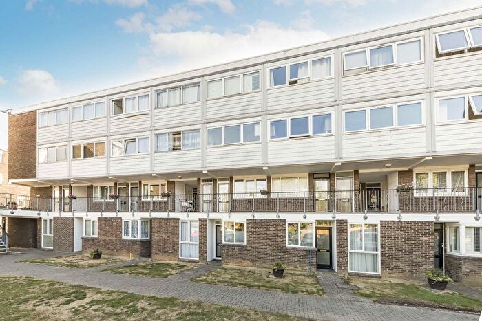 Studio To Rent In Fairlea Place, London, W5