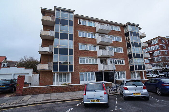 2 Bedroom Flat To Rent In Princes Avenue, Hove, BN3