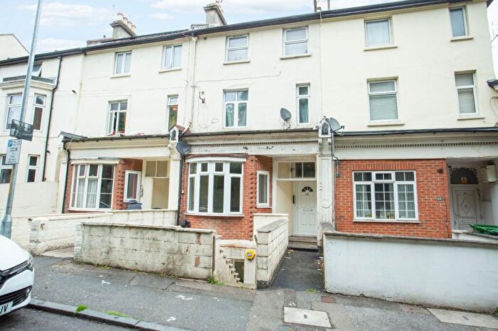 1 Bedroom Flat For Sale In Foord Road South, Folkestone, Kent, CT20