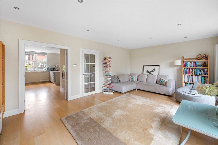 5 Bedroom Detached House For Sale In Helme Close, Wimbledon, London, SW19