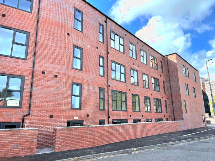 2 Bedroom Flat To Rent In John William Street, Manchester, M30