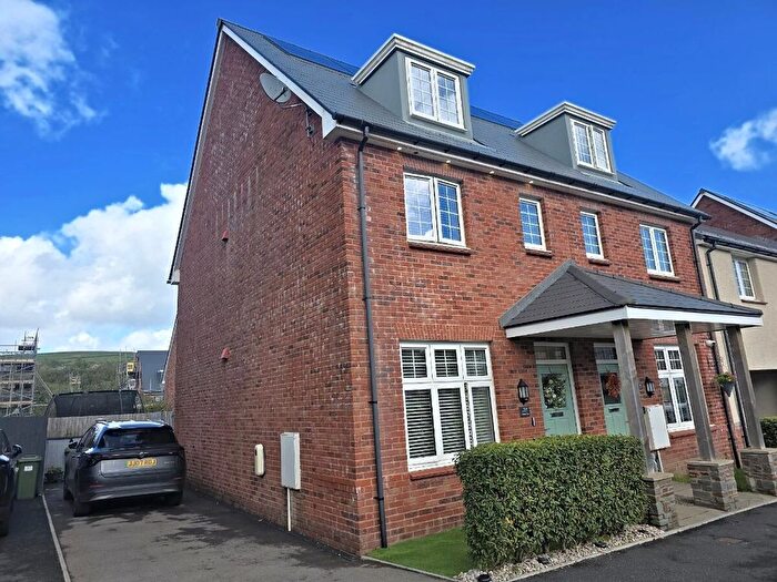 3 Bedroom Semi Detached House For Sale In Cilgant Eirin, Tonyrefail, Porth, CF39