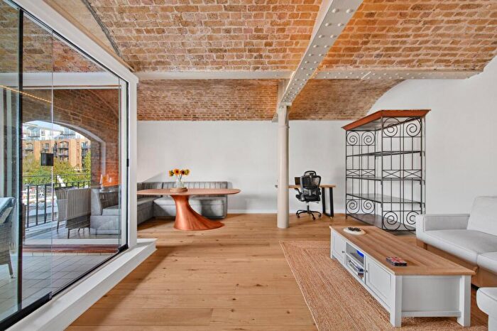 1 Bedroom Flat To Rent In Ivory House, East Smithfield, E1W