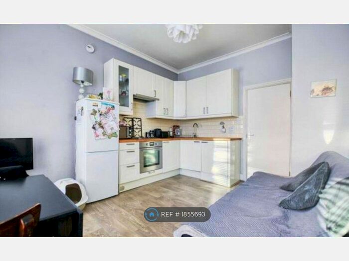 2 Bedroom Flat To Rent In Harrow Road, London, W9