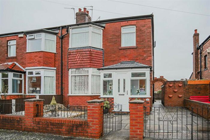 3 Bedroom Semi-Detached House To Rent In Denstone Road, Salford, M6
