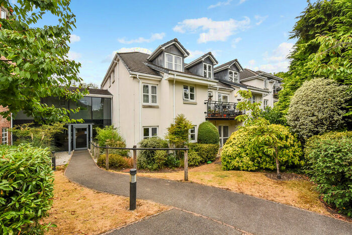 2 Bedroom Apartment To Rent In Tower Road, Liphook, GU30